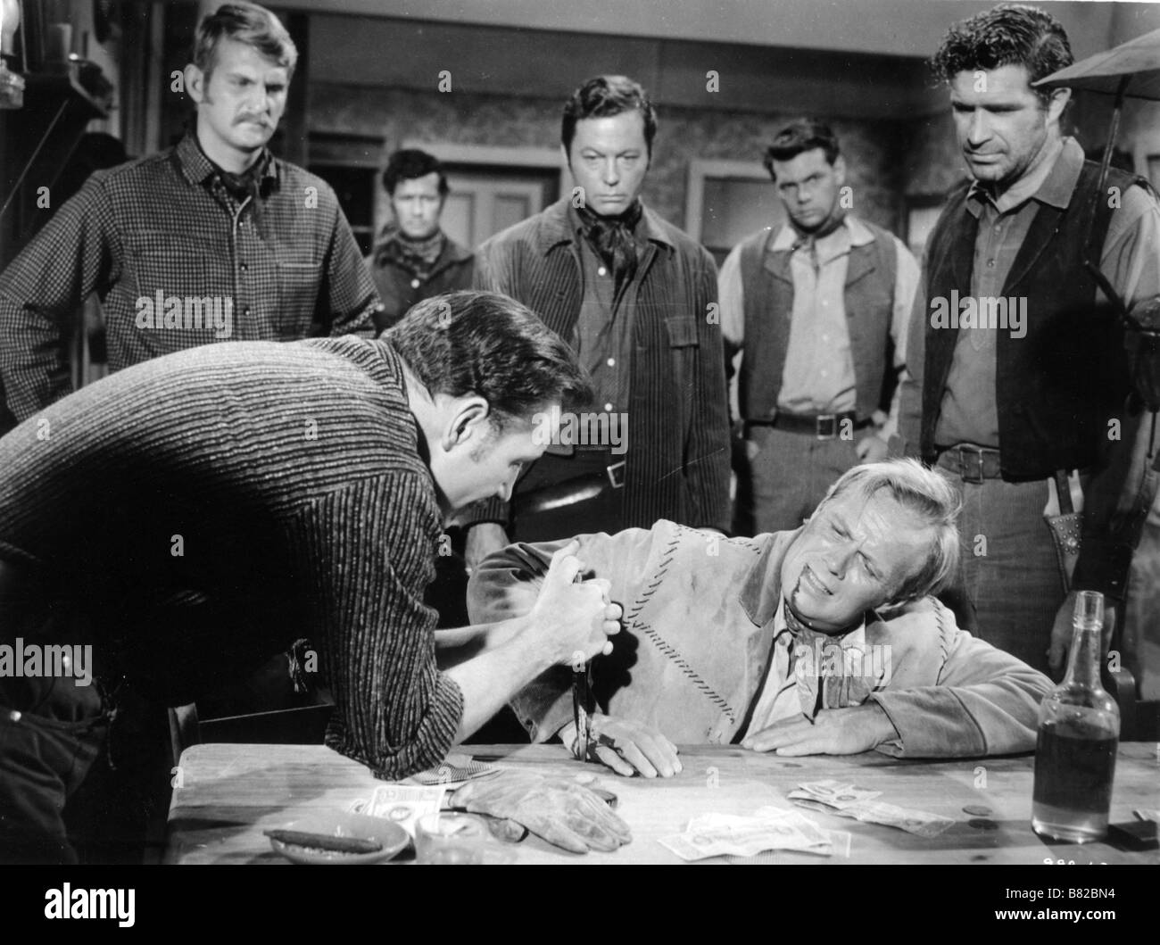 Hexenmeister Jahr: 1959 USA DeForest Kelley, Richard Widmark Regie: Edward Dmytryk Stockfoto