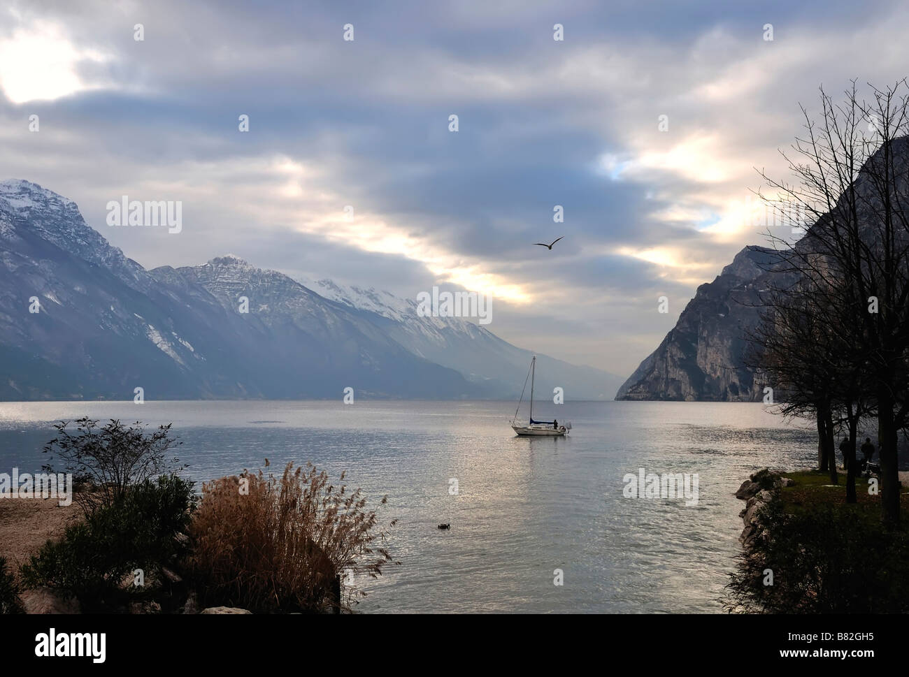 friedlichen Morgen am nördlichen Ufer des Gardasee Italien Stockfoto