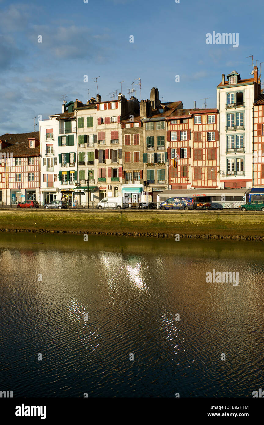 Nive Fluss in der Stadt von Bayonne zahlt baskischen Frankreich Stockfoto