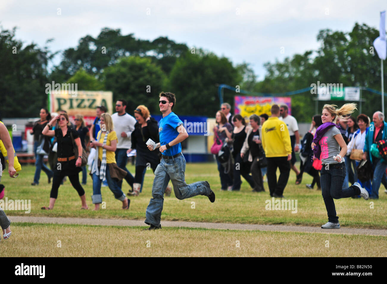 Kundenansturm bei einem Konzert im Hyde Park, London Stockfoto