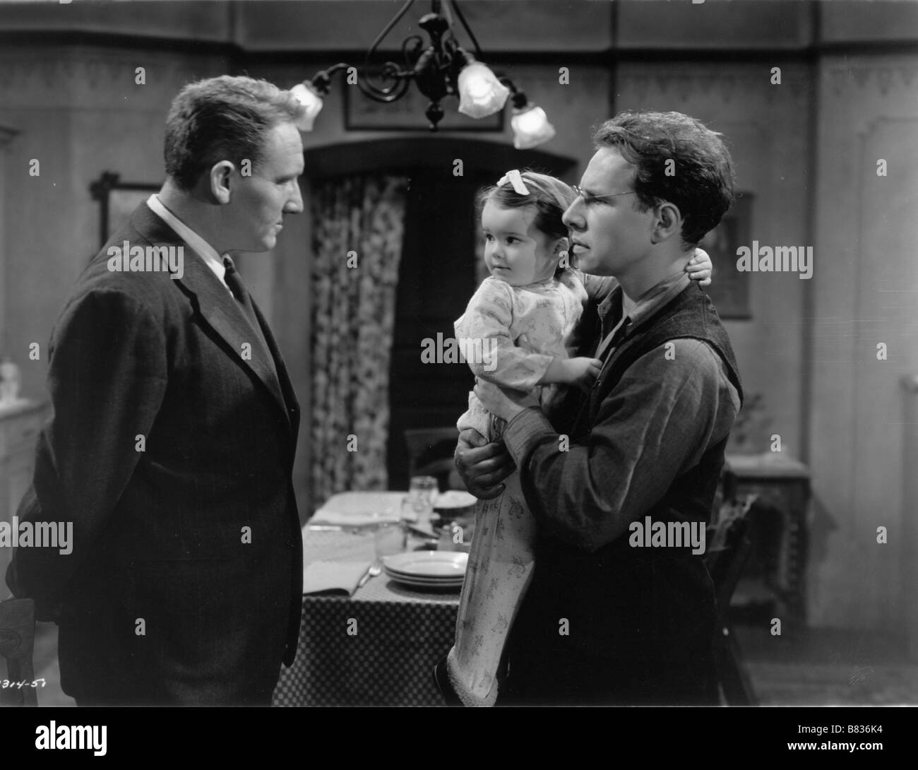 La septième croix Das siebte Kreuz Jahr: 1944 - USA Spencer Tracy, Hume Cronyn, Regie: Fred Zinnemann Stockfoto