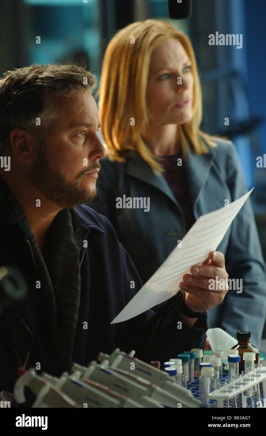 CSI: Crime Scene Investigation TV Serie 2000-2015 USA 2004 Staffel 4, Episode 18 - böse bis auf die Knochen William Petersen, Marg Helgenberger Regisseur: David Grossman Erstellt von Anthony Zuiker E. Stockfoto