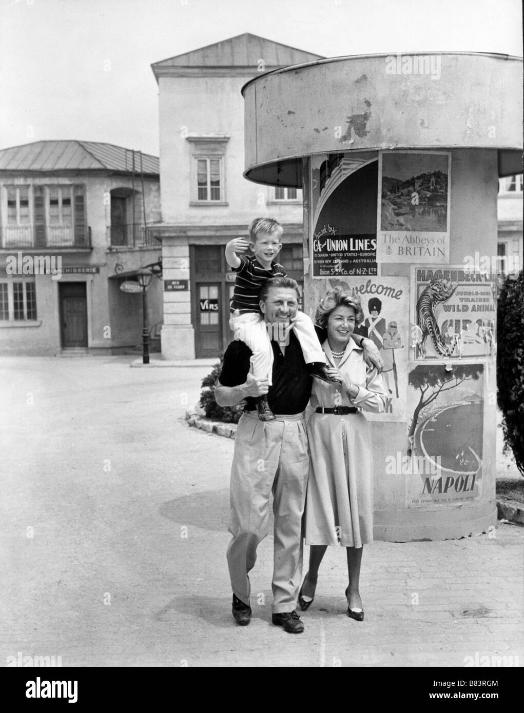 Kirk Douglas, Peter Douglas, Anne Douglas (buydens) 1960 Universal Studios Stockfoto