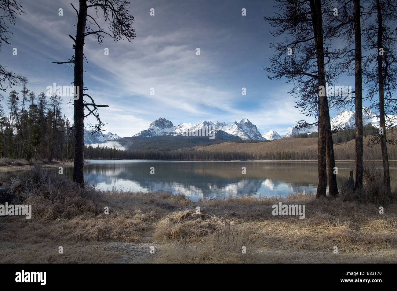Rotbarsch-See und dem Sägezahn Gebirgszug in der Nähe von Sun Valley Idaho Stockfoto