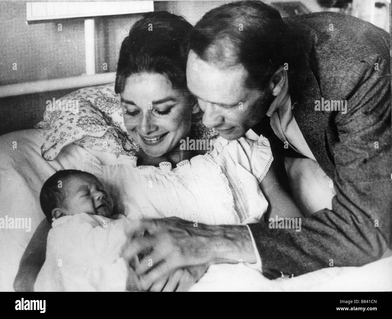 Audrey Hepburn, Mel Ferrer, Mel Ferrer Audrey Hepburn Audrey Hepburn, Mel Ferrer, Sean H. Ferrer 1960 Stockfoto