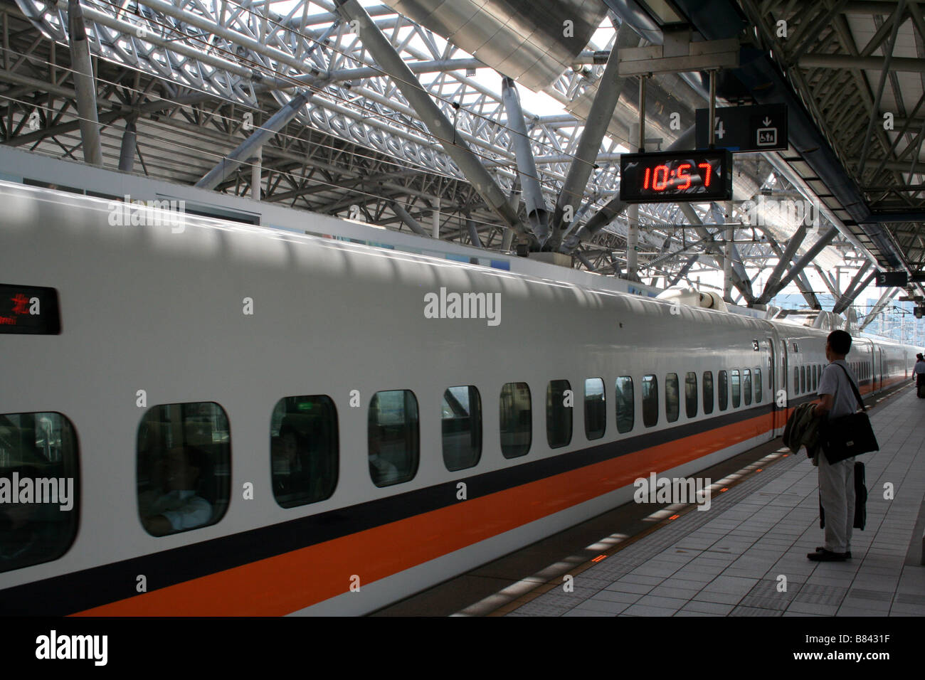 Die THSR (Taiwan High Speed Rail) Zug in Taiwan Stockfoto