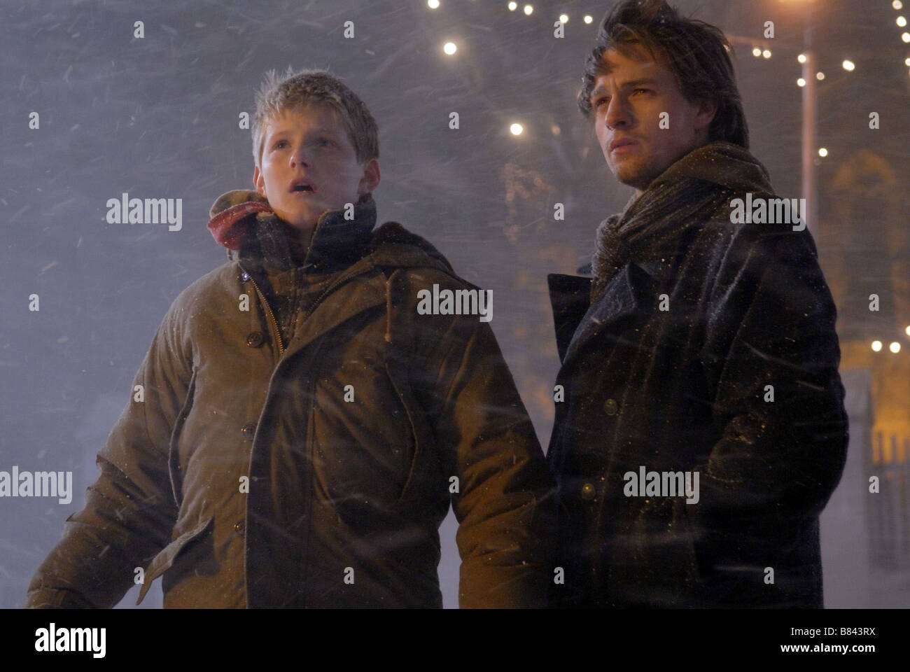 Les Portes du Temps den Suchenden: Die dunklen Steigt (2007) USA Alexander Ludwig, Gregory Smith Regie: David Cunningham Stockfoto