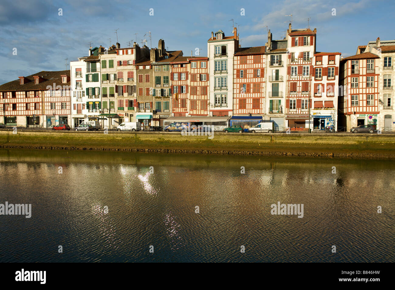 Nive Fluss in der Stadt von Bayonne zahlt baskischen Frankreich Stockfoto