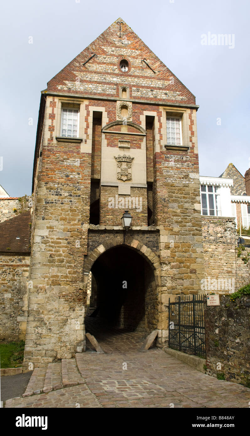 Mittelalterliche Gateway in Stadt von St Valery-Sur-Somme Stockfoto