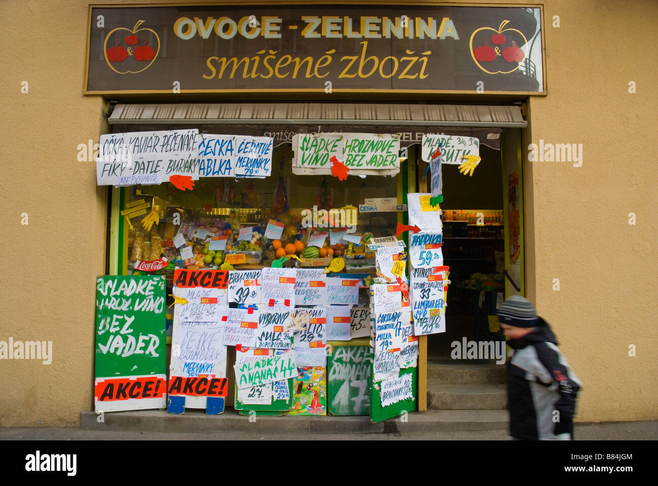 Supermarkt im Stadtteil Vinohrady in Prag Tschechische Republik Europa Stockfoto