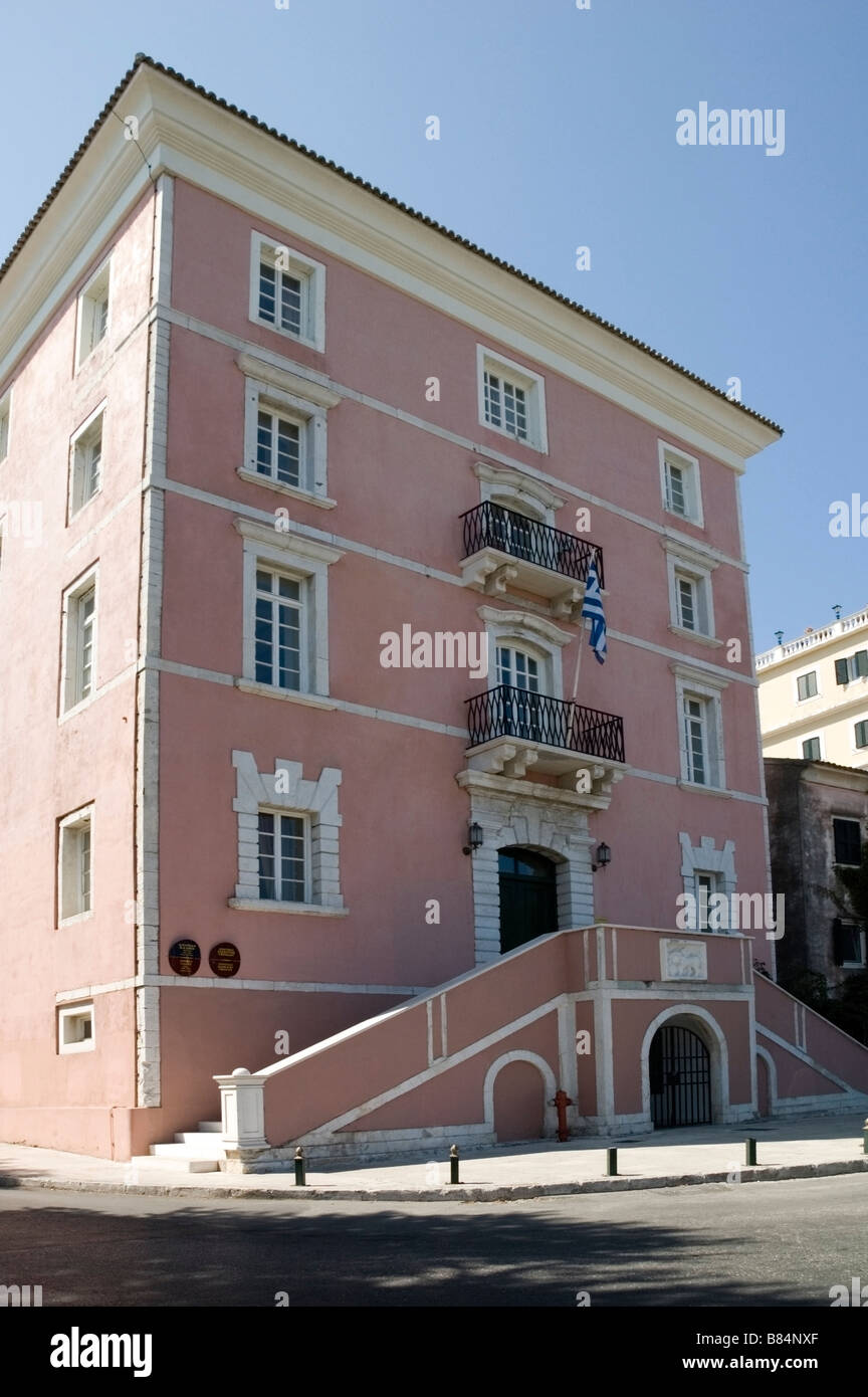 Venezianische Architektur Kaserne Grimani, lackiert rosa Gehäuse ionische Akademie in alten Festung Stadt Korfu, Korfu, Griechenland, Europa, EU Stockfoto