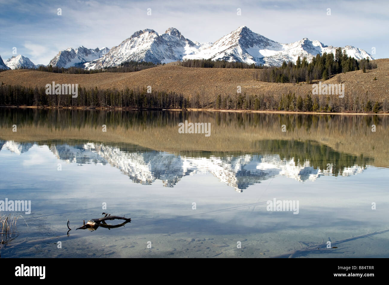 Rotbarsch-See und dem Sägezahn Gebirgszug in der Nähe von Sun Valley Idaho Stockfoto