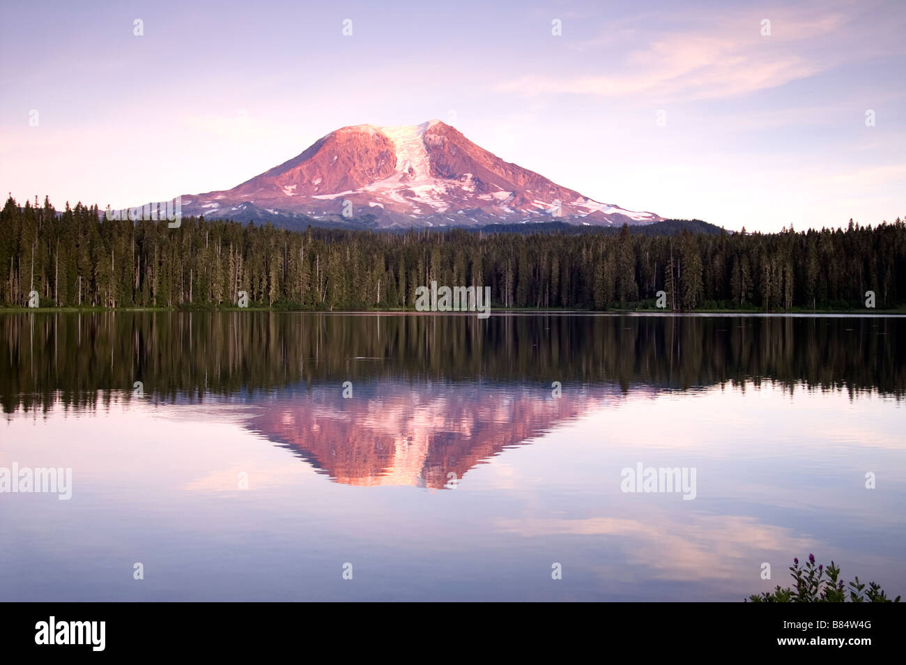 Takalak See Mt. Adams Gifford Pinchot National Forest Washington State USA Stockfoto