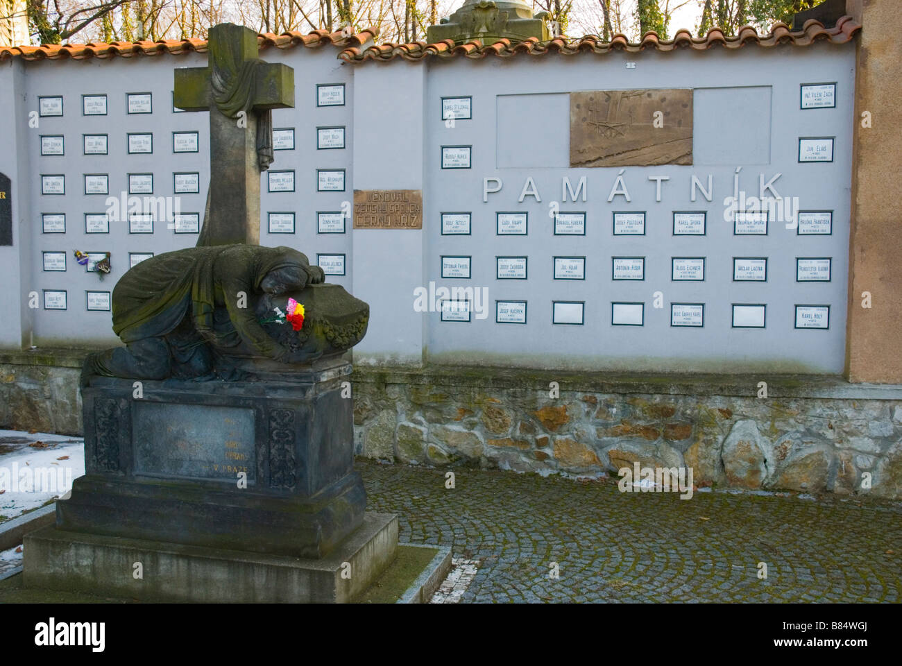 Denkmal für die im Vojensky Hrbitov in Prag Tschechische Republik Europa im ersten Weltkrieg gefallenen Soldaten Stockfoto