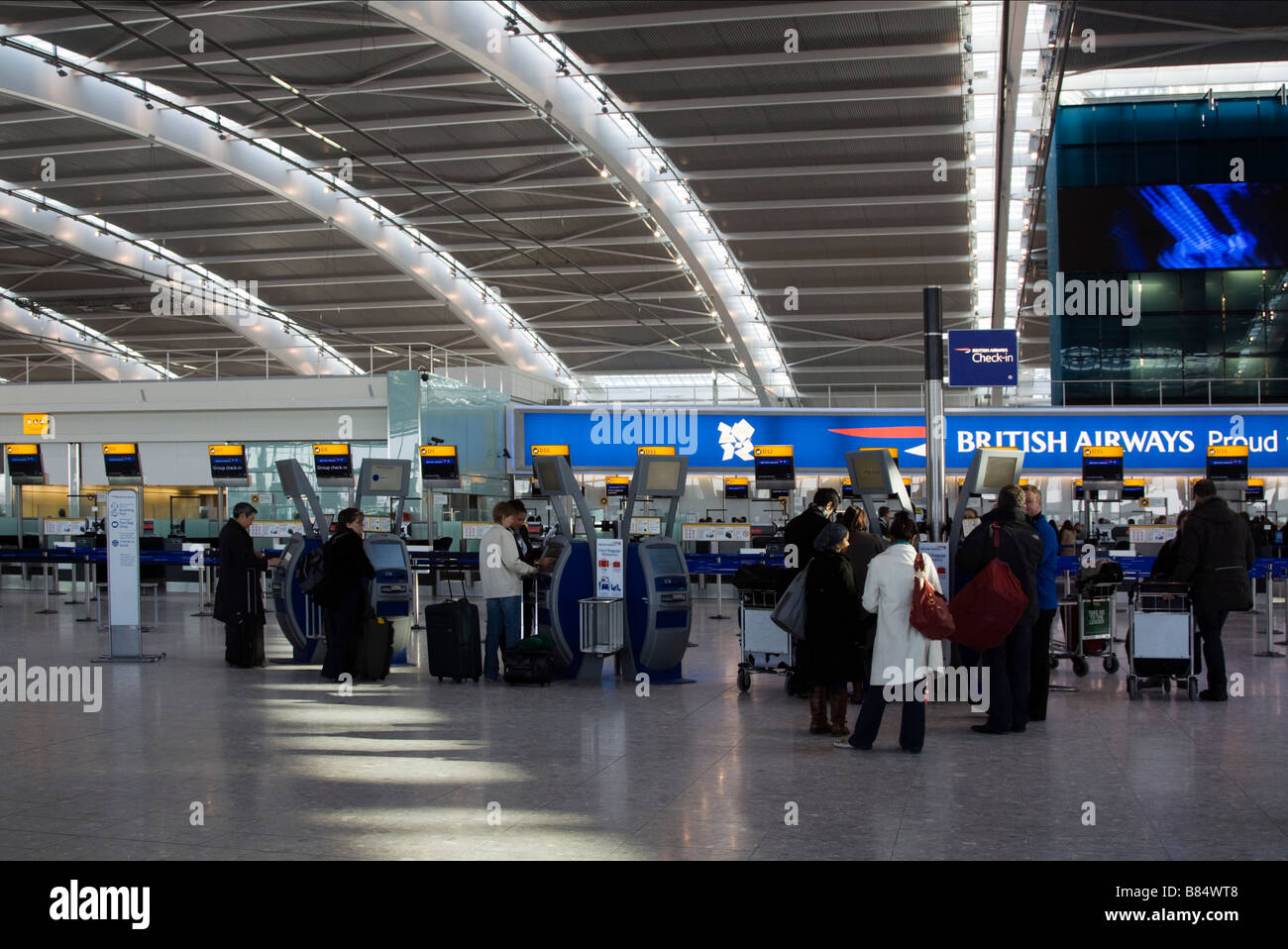 Flughafen Heathrow Terminal 5 Check-in Halle - London Stockfoto