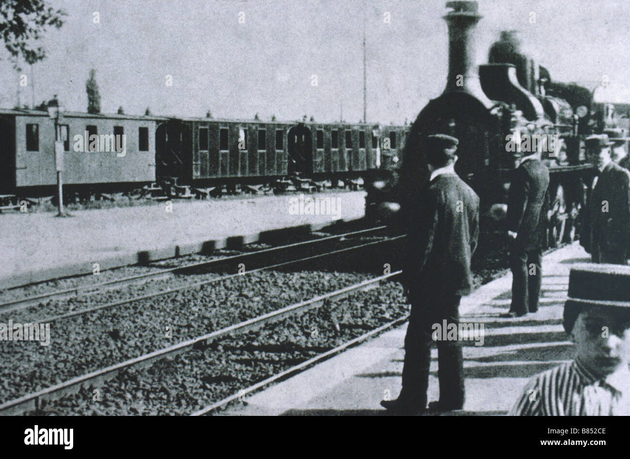 L'Arrivée d'un Train à La Ciotat - Frankreich Jahr: 1895 Regie: Auguste Lumière Louis Lumière Stockfoto