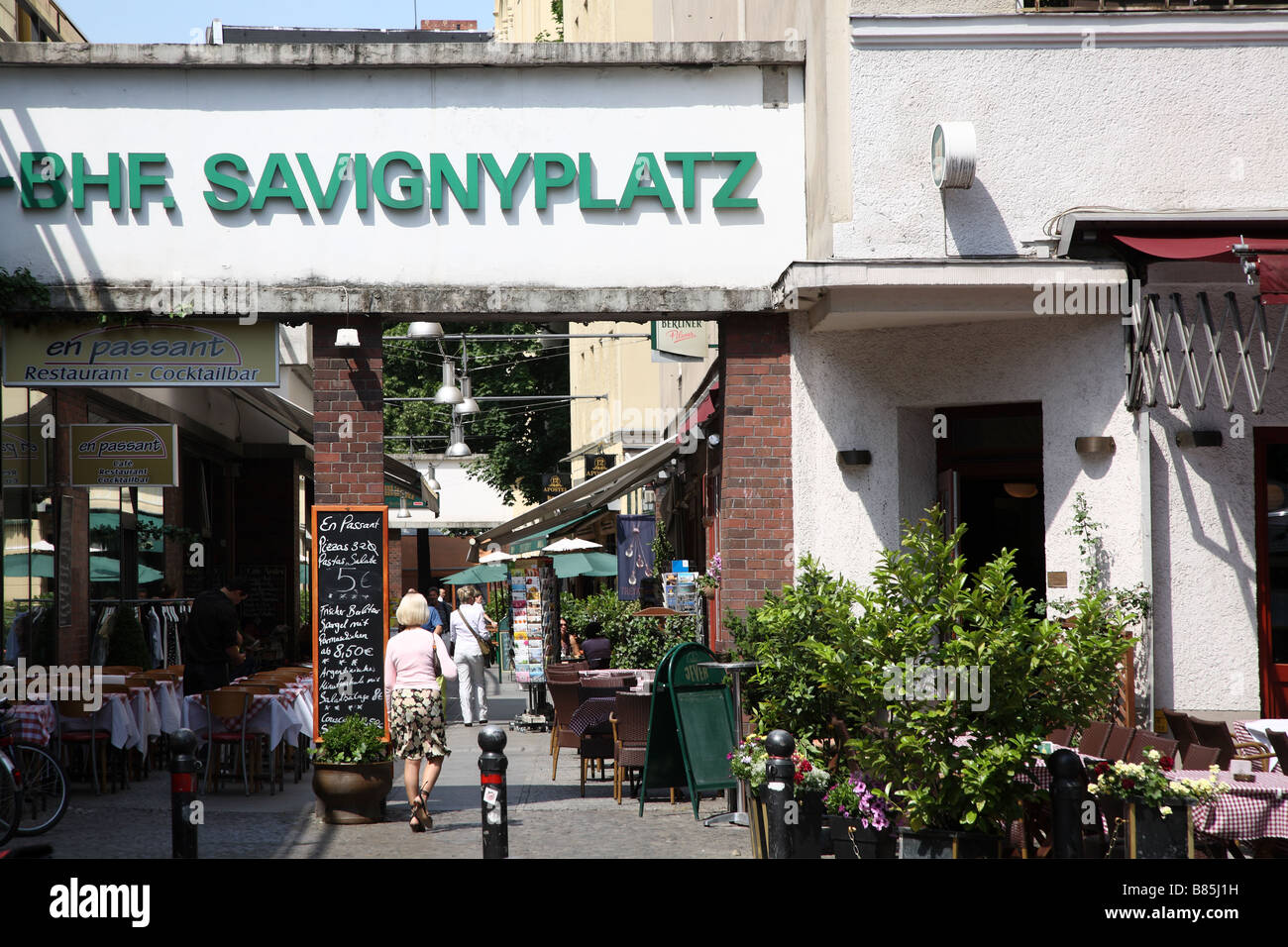 Berlin savignyplatz Fotos und Bildmaterial in hoher Auflösung Alamy