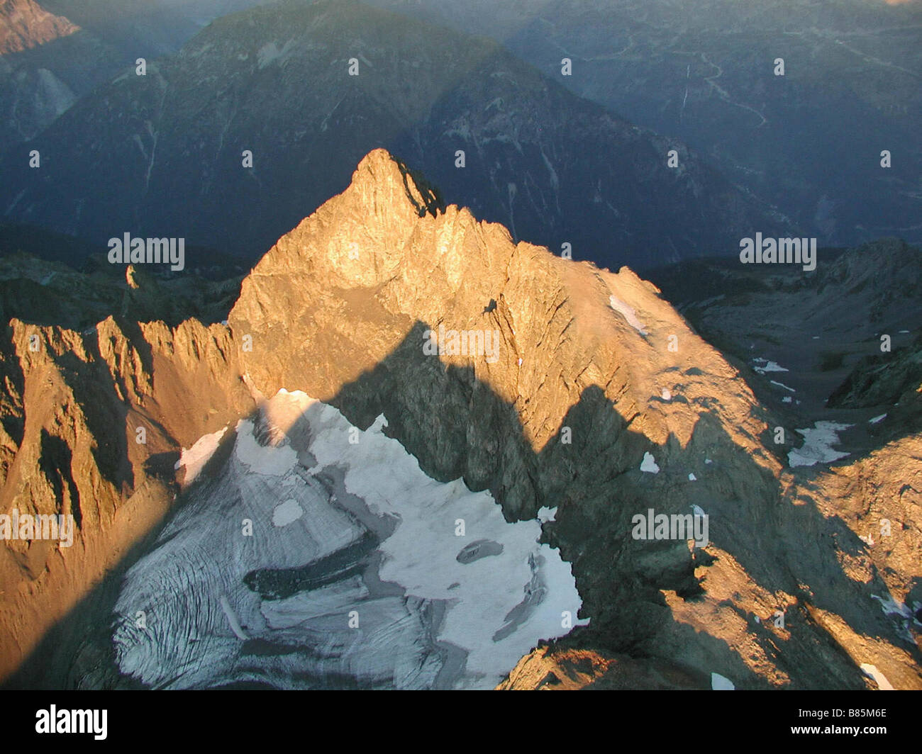 Belledonne massiv.  Die Grand Pic de Belledonne bei Sonnenuntergang, nördlichen Hang. Stockfoto