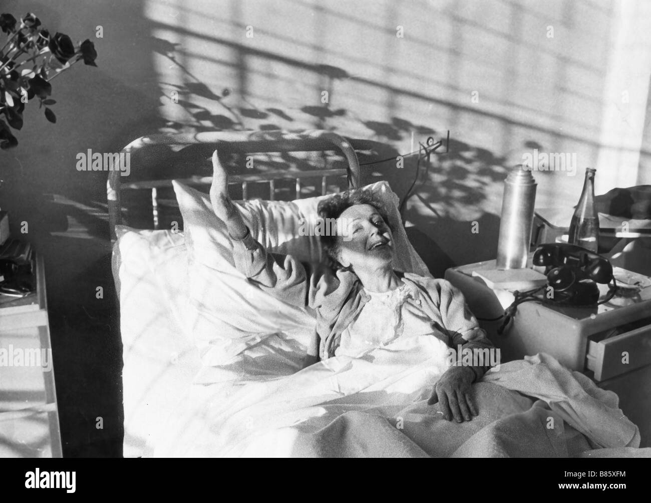 Piaf im Krankenhaus, Januar 1960 Stockfoto