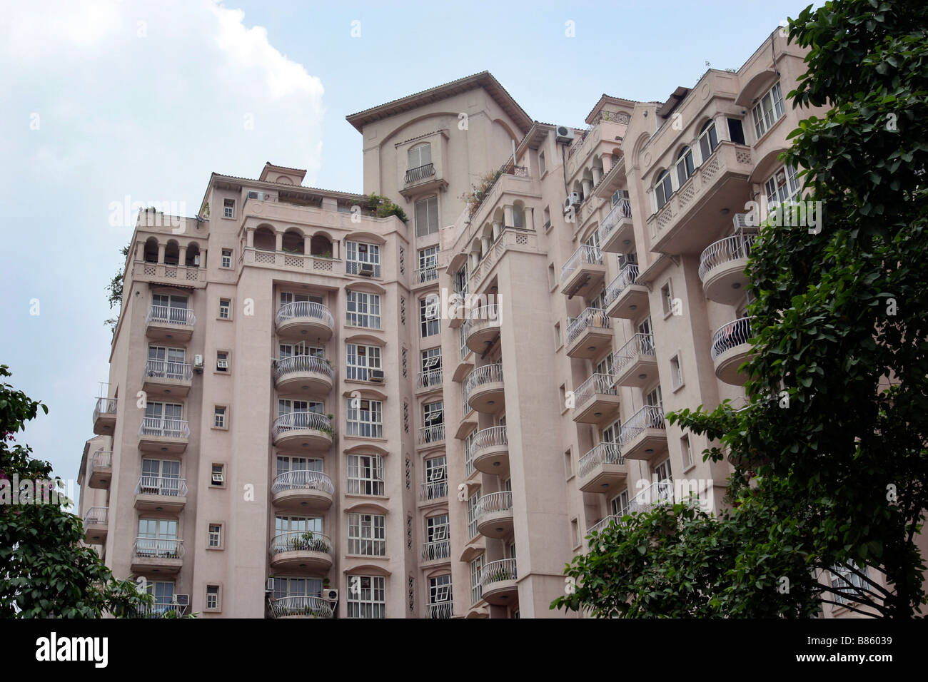 Einem noblen Wohn-Hochhaus in Gurgaon in Indien Stockfoto