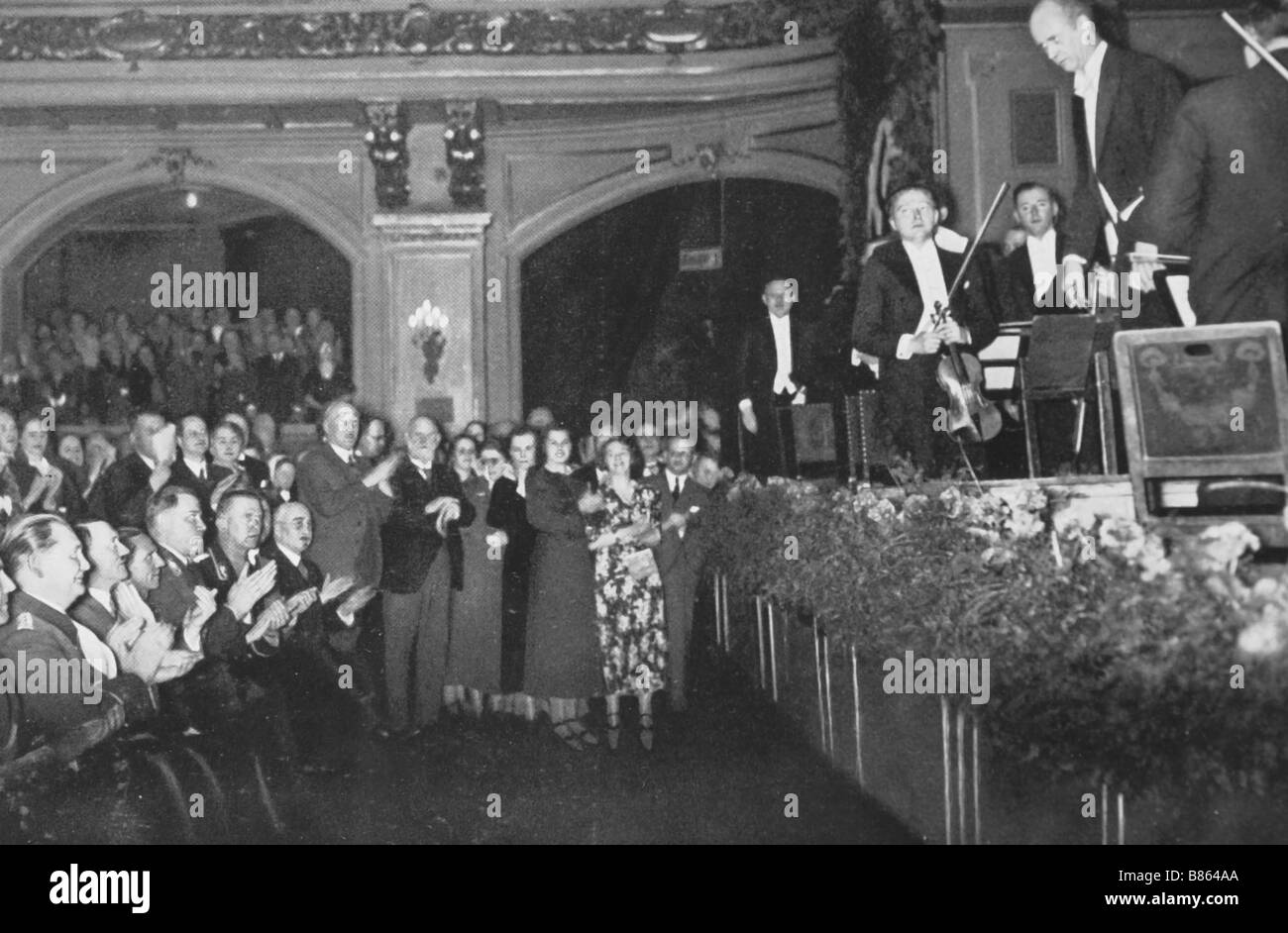 Weimarer republik musik -Fotos und -Bildmaterial in hoher Auflösung – Alamy