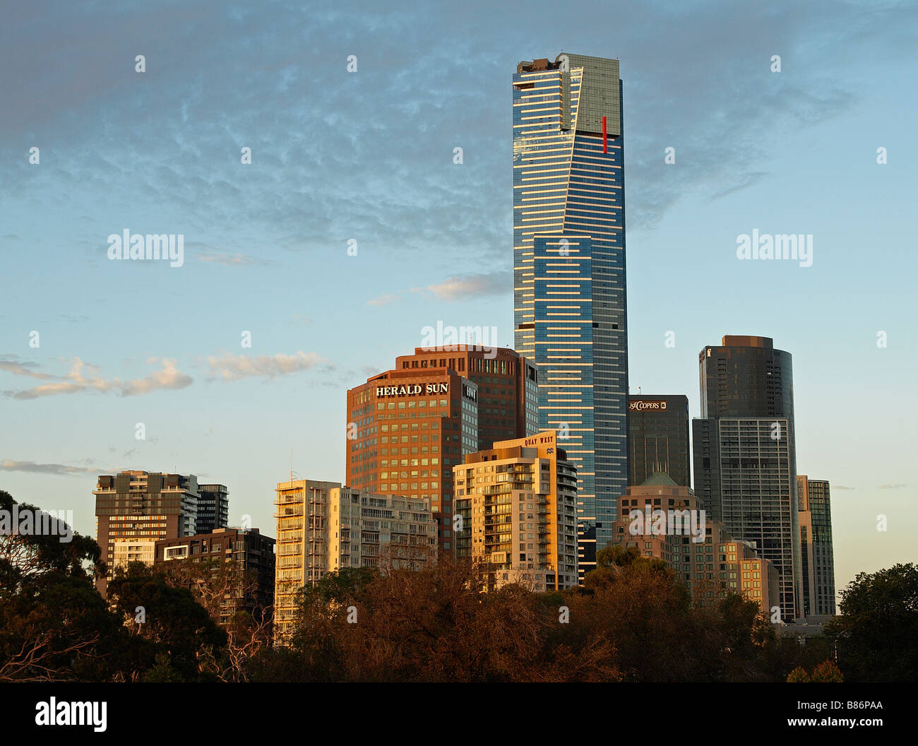 MELBOURNE VICTORIA AUSTRALIEN MIT SOUTHBANK GEBÄUDEN UND EUREKA TOWER Stockfoto