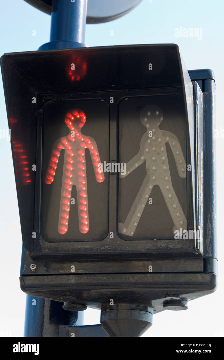Fußgängerüberweg zeigt roten Mann beleuchtet für Stop, Frankreich Stockfoto