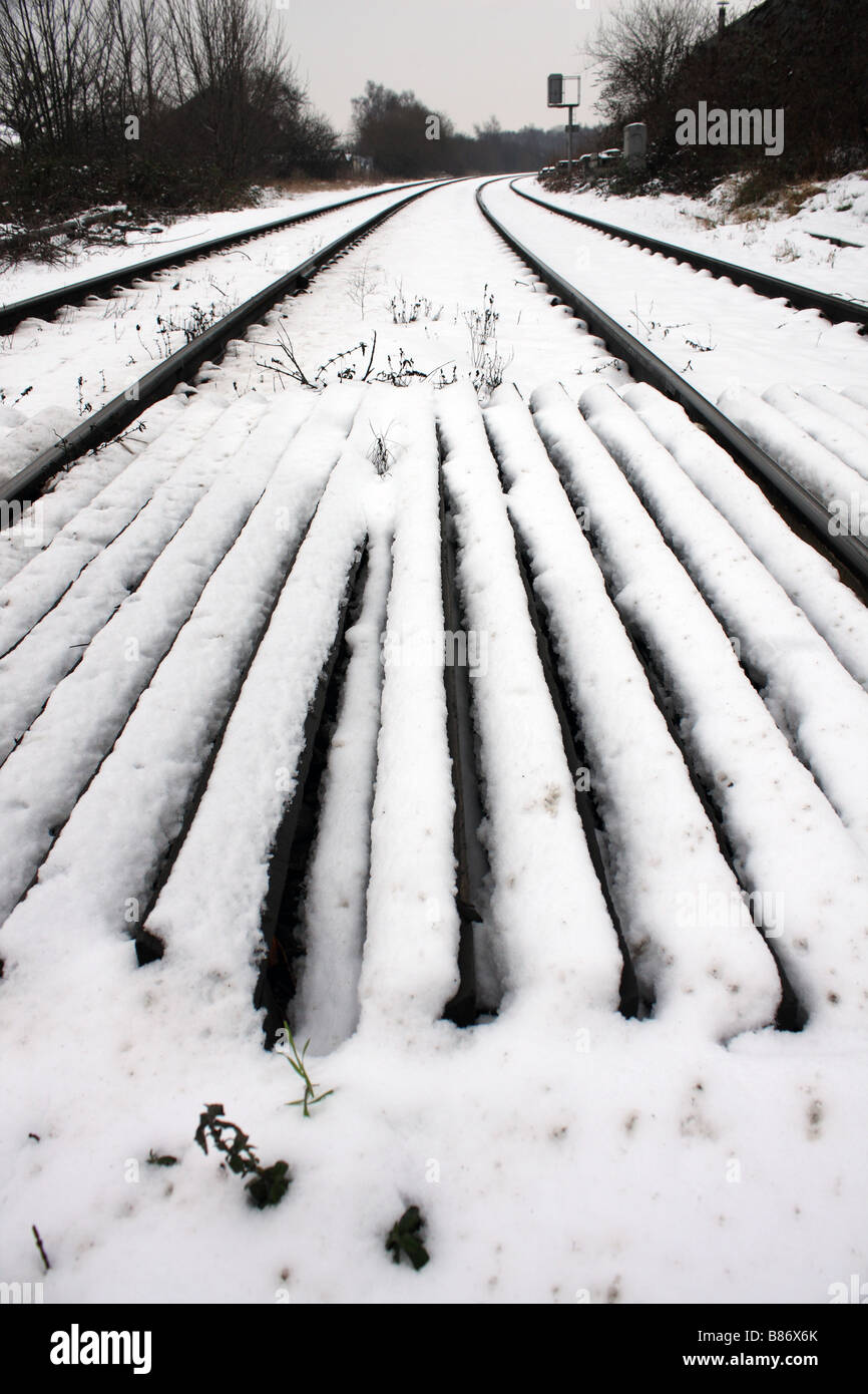 Eine Eisenbahnlinie Zug im Schnee Stockfoto