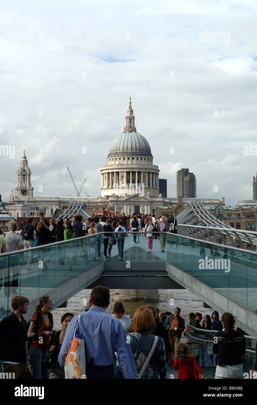 Dom datiert london