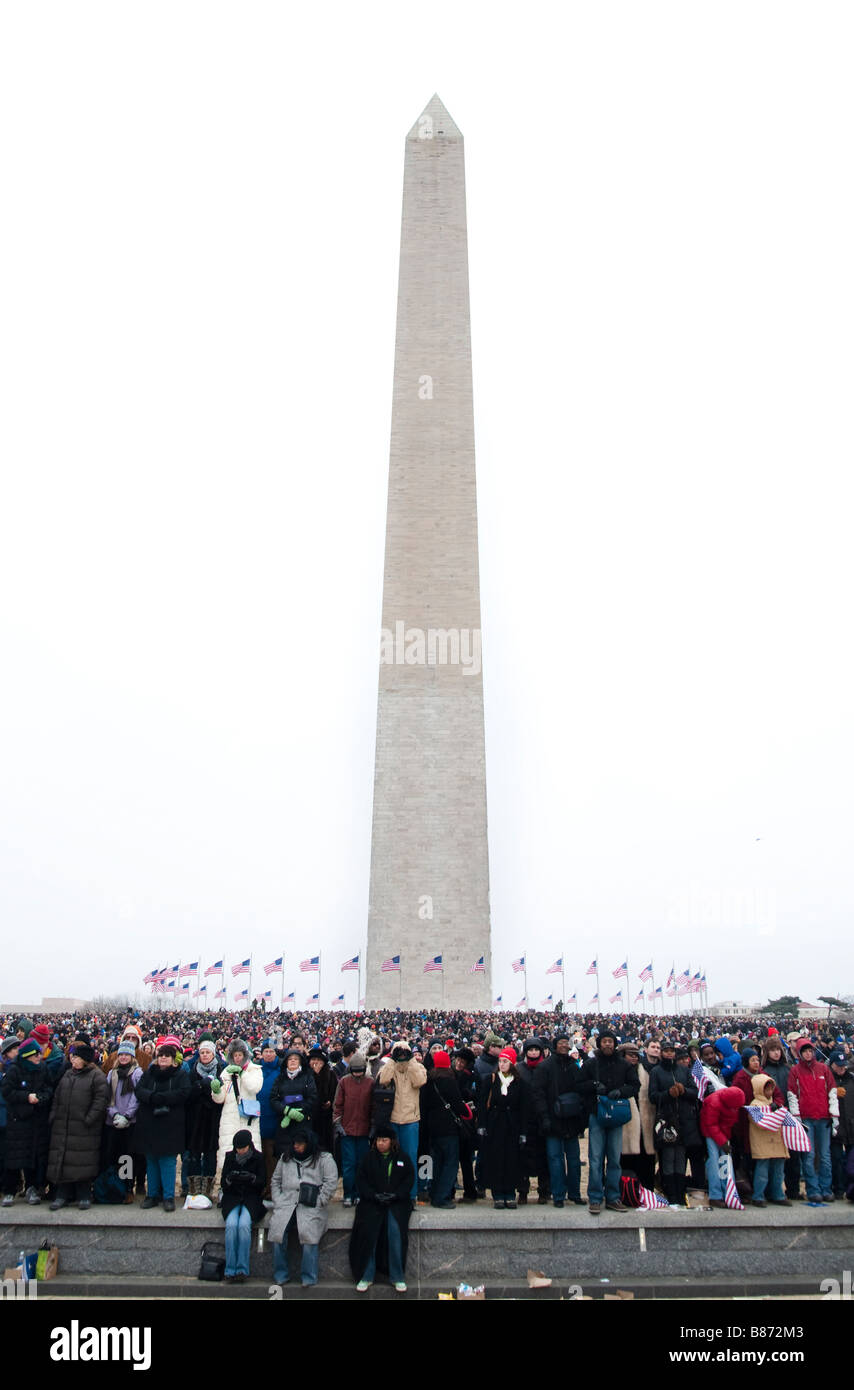 Anhänger in der Nähe von Washington Monument feiern die Amtseinführung von Barack Obama Stockfoto