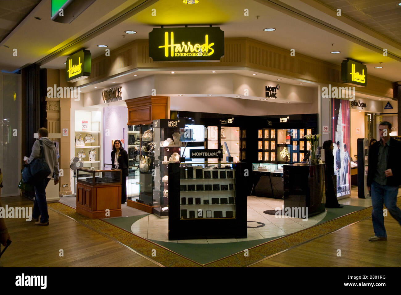 / Filiale in der Abfahrt lounge am Flughafen London