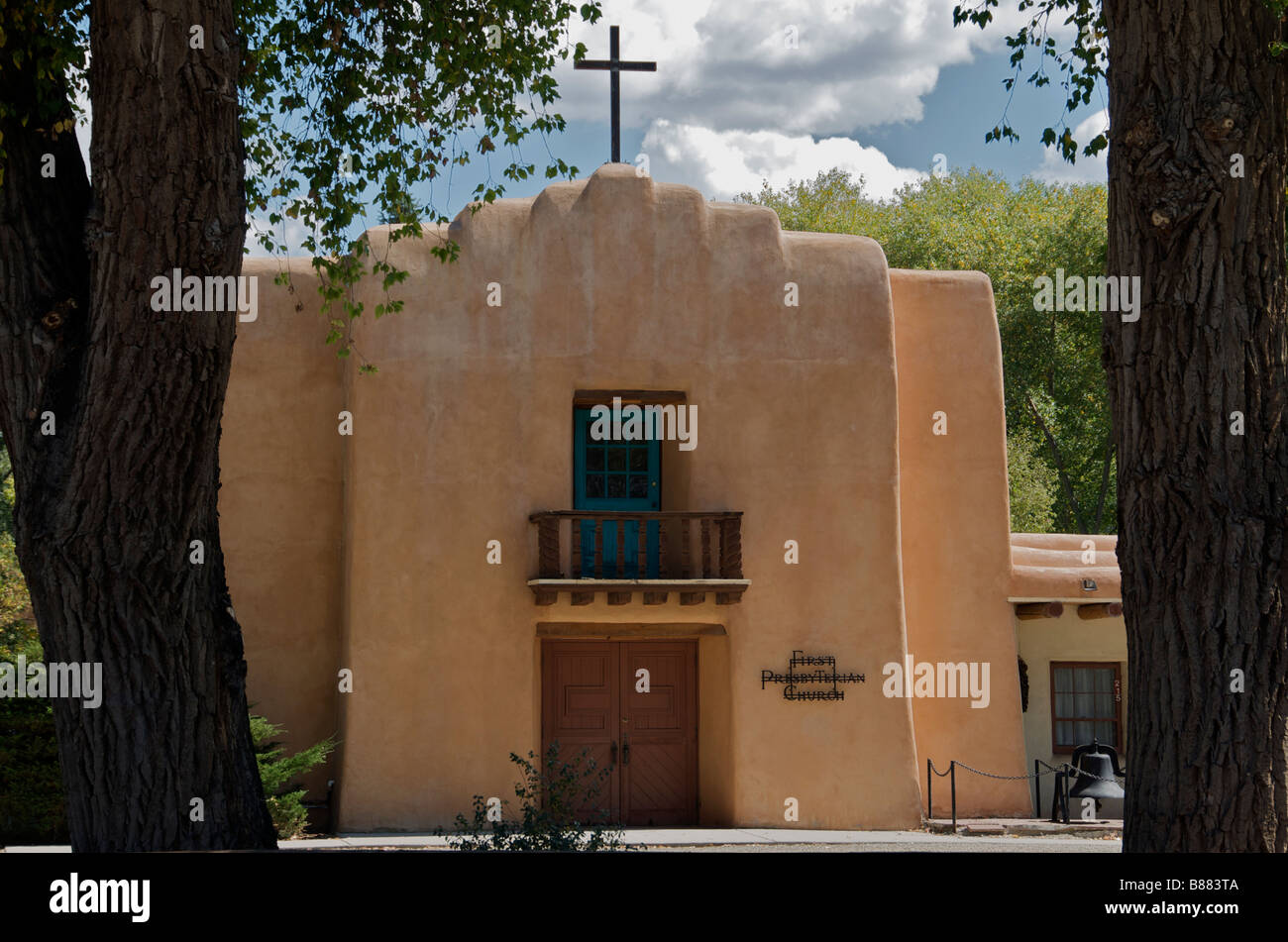 Typische Lehmarchitektur First Presbyterian Church Taos New Mexico USA Stockfoto