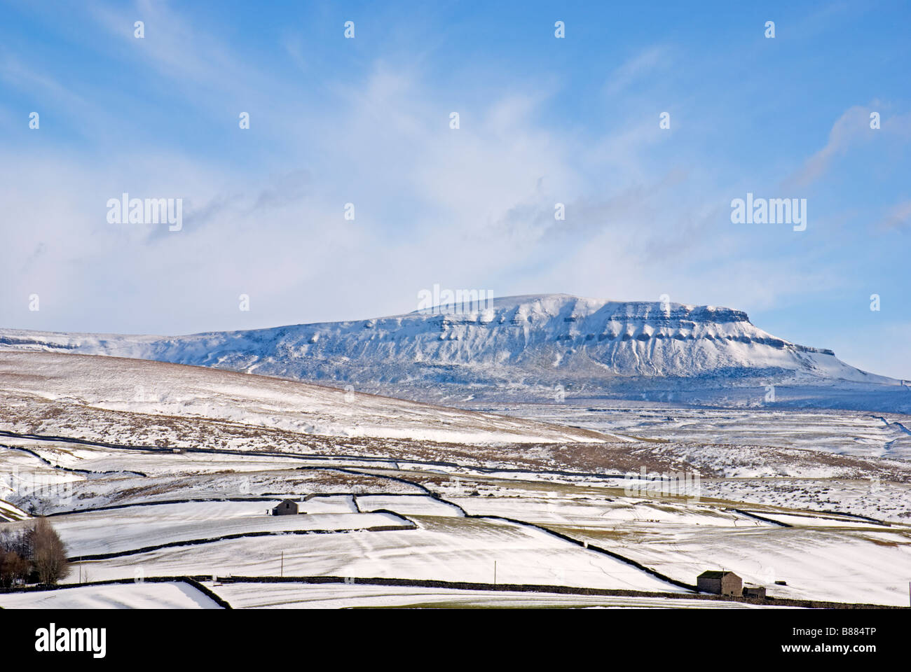 Pen-Y-Gent im Schnee Stockfoto