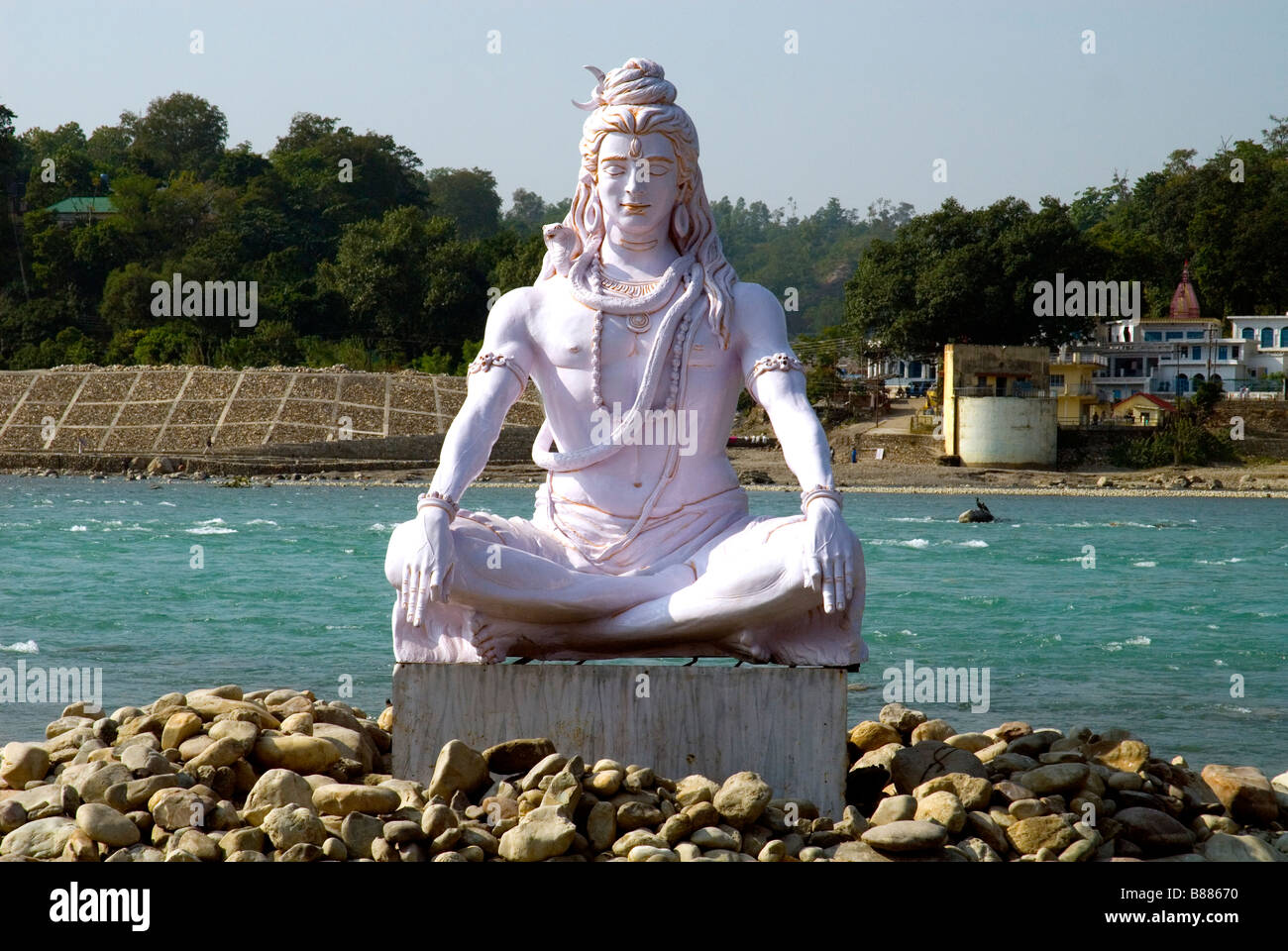 ShivaStatue am Ganges in Rishikesh, Uttarakhand, Indien