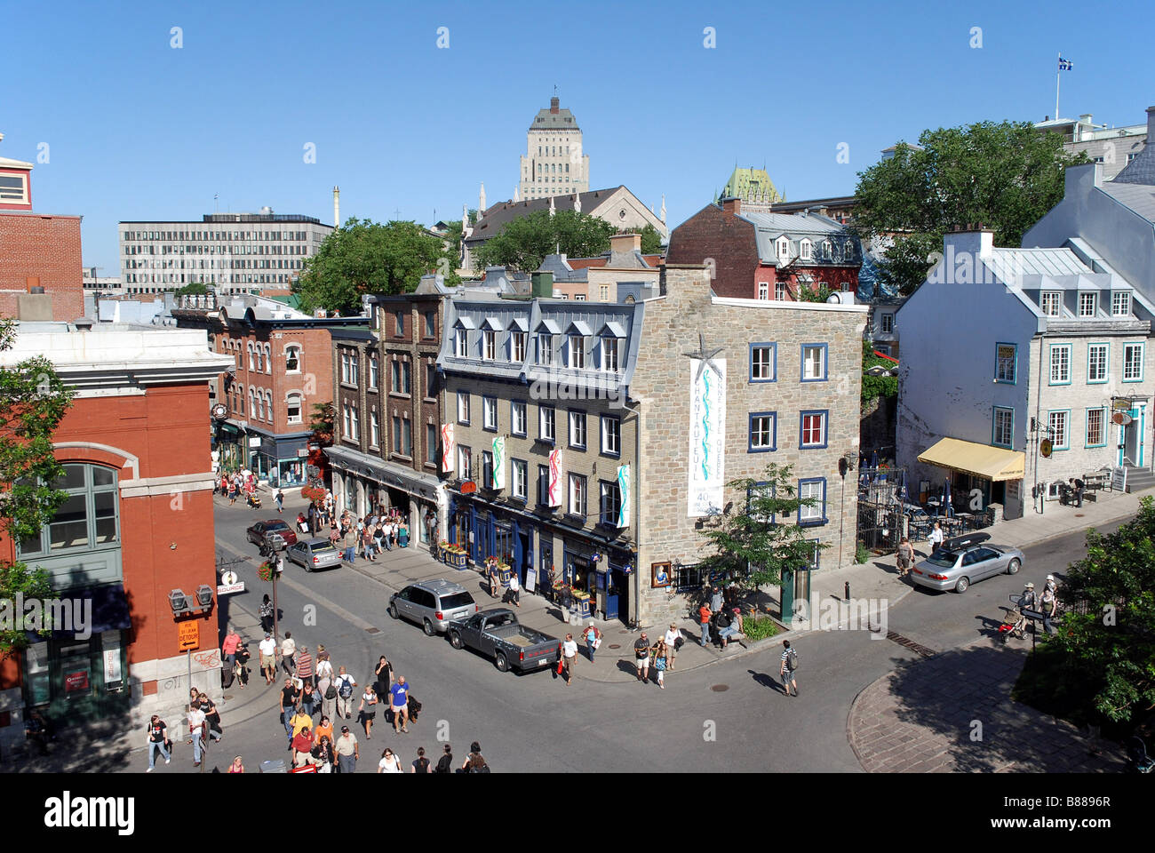 Bunte Straße im alten ummauerten Stadt von Quebec Stockfoto