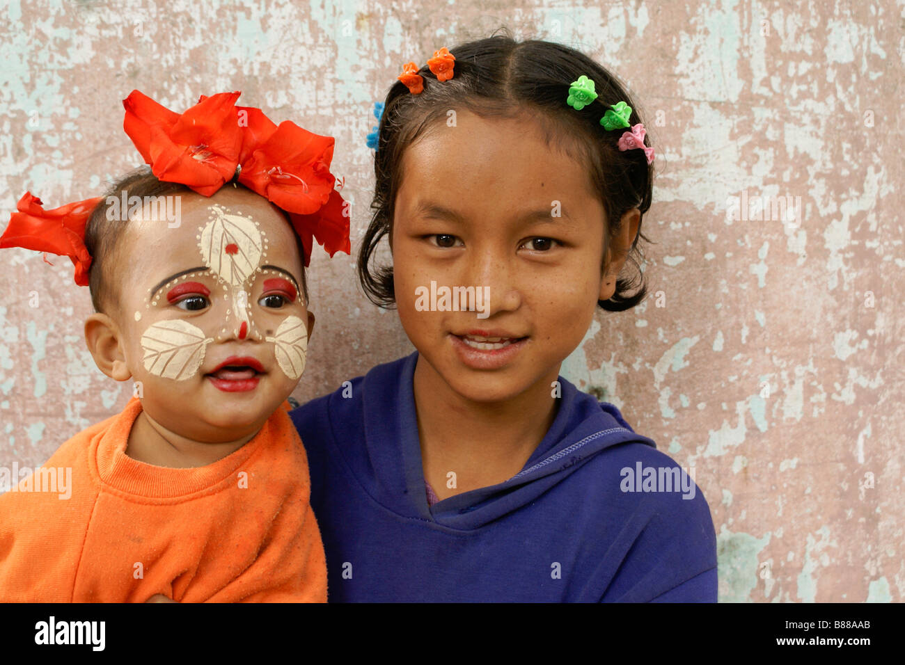 Schwestern in Amarapura, Mandalay, Myanmar (Burma) Stockfoto