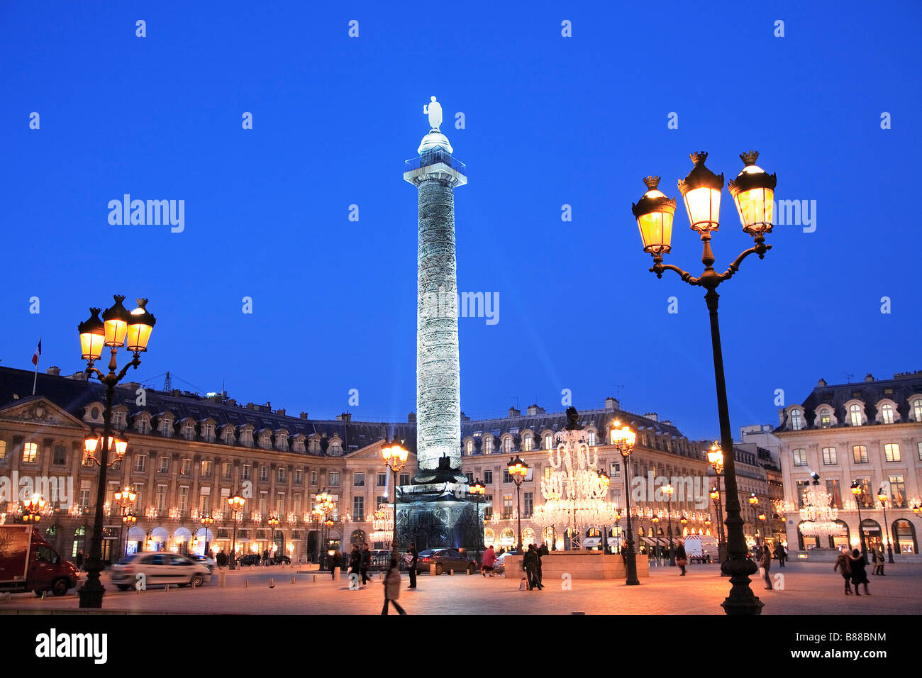 PARIS-PLACE VENDOME, IN DER NACHT Stockfoto