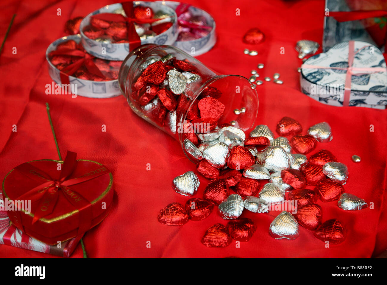 Valentinstag Pralinen in London chocolatier Stockfoto