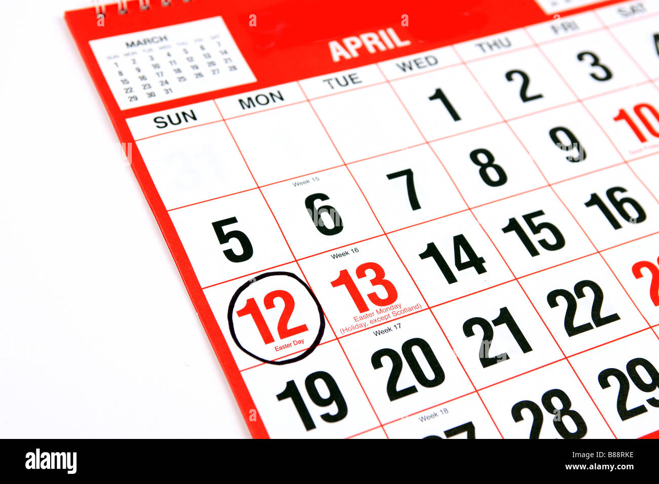 Kalender auf den Monat April mit einem schwarzen Ring um den 12. Ostersonntag Stockfoto