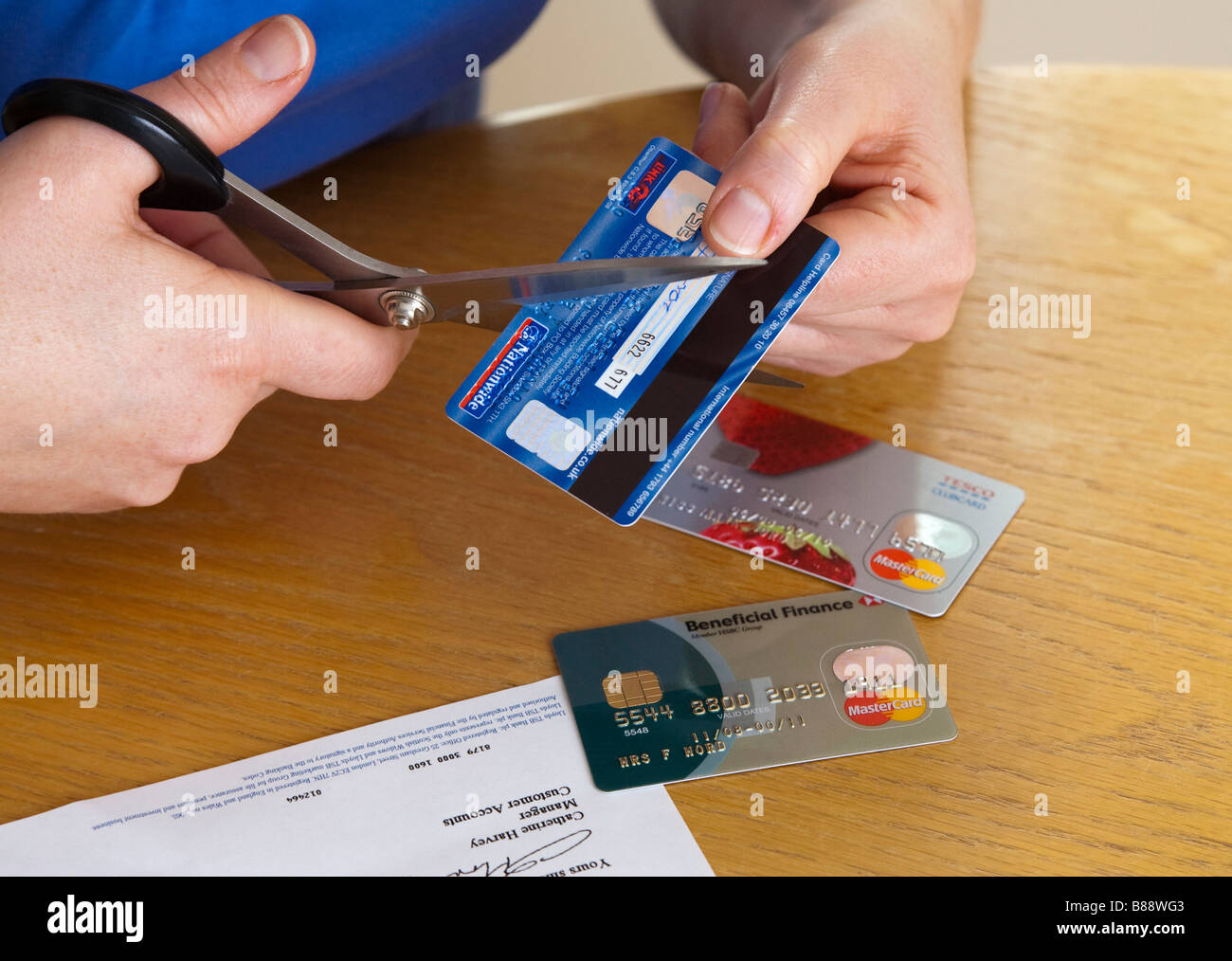 Frauenbeschneidung, ihre Kreditkarten Stockfoto