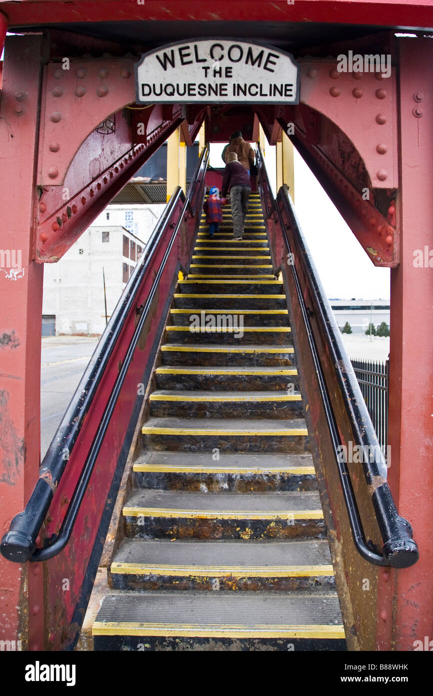Schritte zu einer Fussgängerzone Gehweg über Autobahn, Duquesne Incline Stockfoto