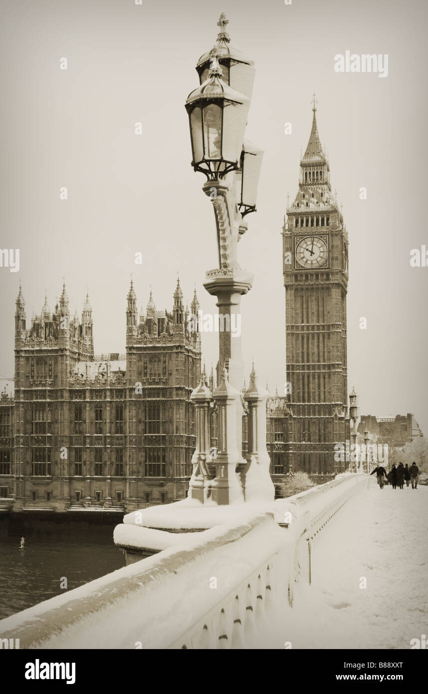 Big Ben im Schnee Stockfoto