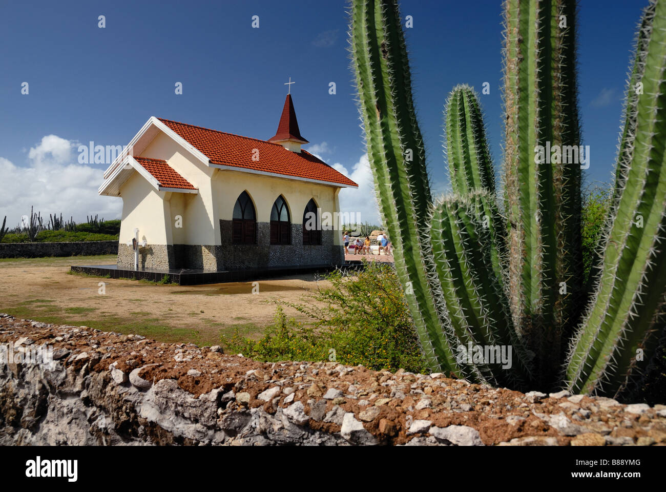 Die Alto Vista Kapelle ist eine kleine katholische Kirche auf den Hügeln oberhalb der Nordküste auf der Insel Aruba steht. Stockfoto