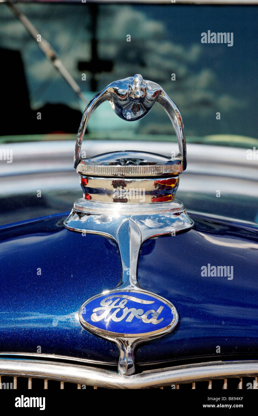 Die fliegen Wachteln Kühlerfigur auf einen Ford Model A Stockfotografie -  Alamy