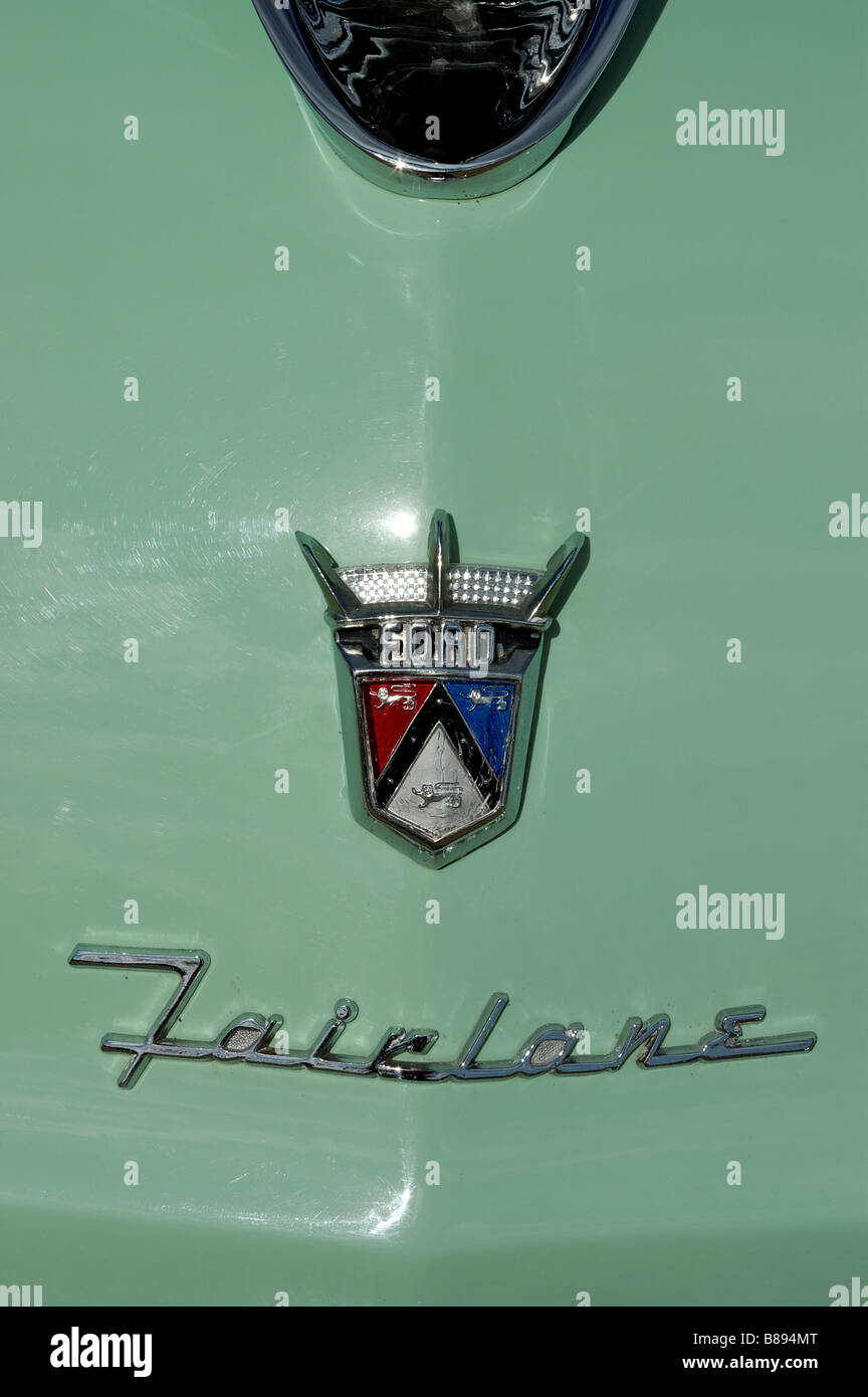 Das Abzeichen Motorhaube von einem Ford Fairlane 500 Stockfoto