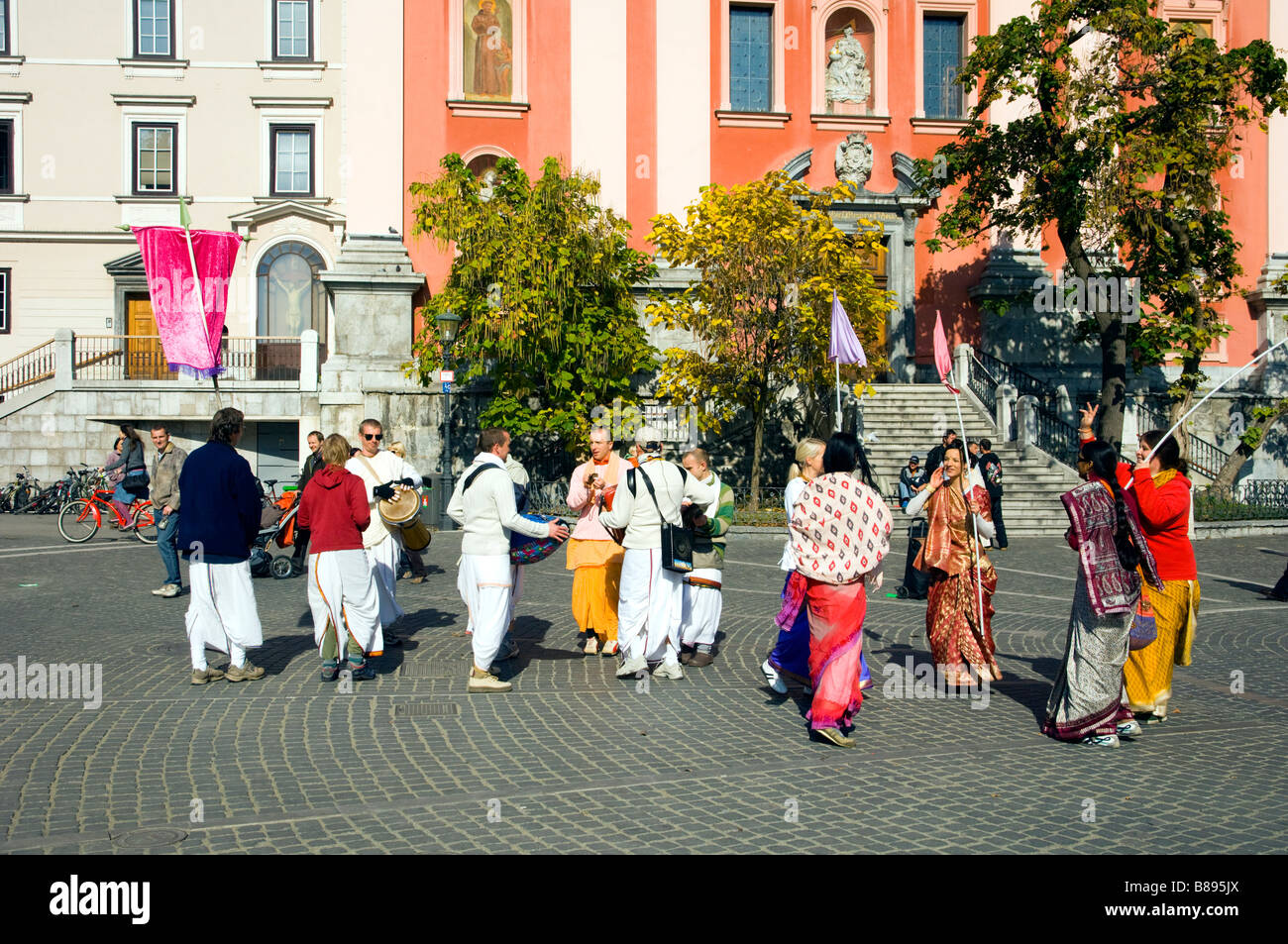 Straßenumzug mit Musikern in Ljubljana Slowenien Stockfoto