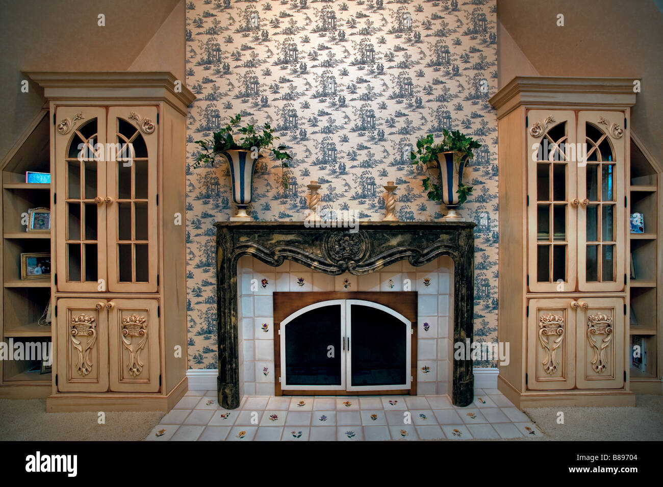 Kamin in einem Luxus-Haus Stockfoto