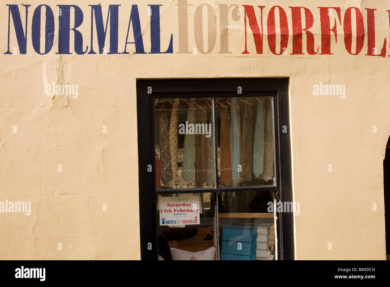 "Normale für Norfolk" unterzeichnen oben kleiner Laden in Norfolk Stockfoto