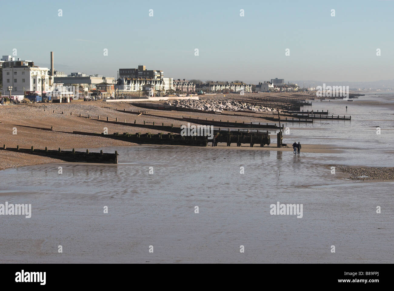 Ebbe auf Worthing, West Sussex. Stockfoto