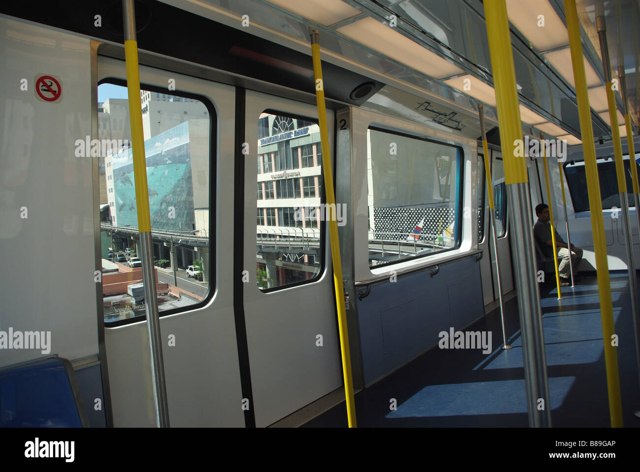 Reiten in Peoplemover Auto in Downtown Miami Stockfoto